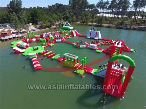 Inflatable Floating Water Parks